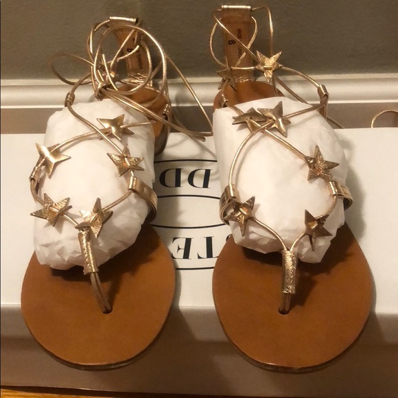 Steve Madden Shoes - Steve Madden star lace up sandals